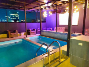 Skylofts Luxor 3BD W Jacuzzi, PooL and Rooftop Lleras